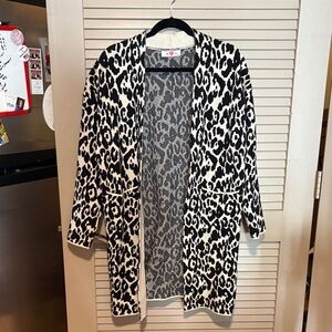 Buddy Love Pink Heart Arrow Label Sweater
